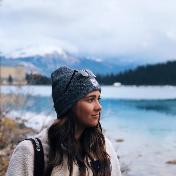 Meet your Posher, Ashley - Picture 1 of 1